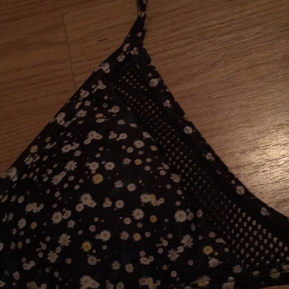 Bikini - Picture 2 of 3